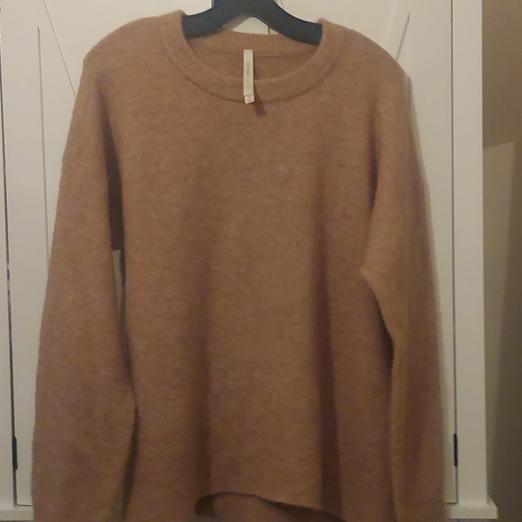 Babaton Sweaters - Never Worn, Size Medium- Babaton Sweater